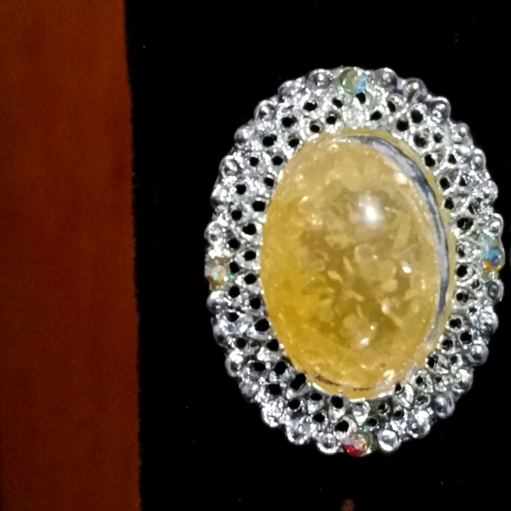 Earrings - Picture 2 of 3